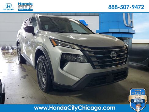 Used 2024 Nissan Rogue S AWD/4WD image 1
