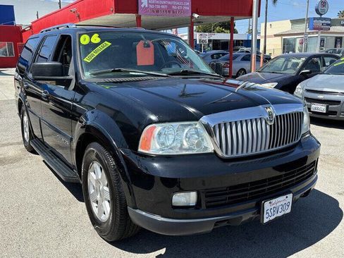 Used 2006 Lincoln Navigator Ultimate image 1