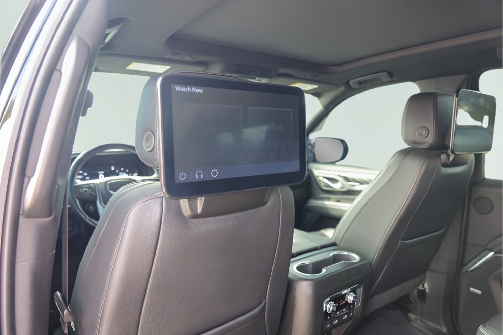 Used 2023 GMC Yukon XL Denali w/ Advanced Technology Package AWD/4WD image 30