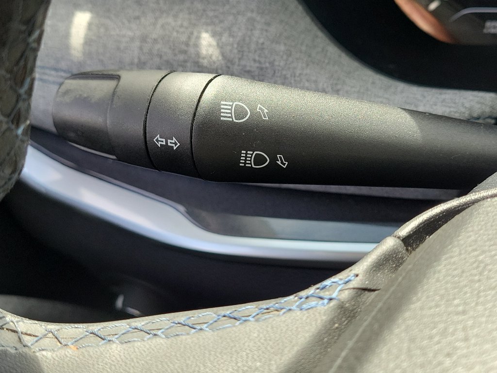 Used 2022 Jeep Compass Latitude FWD image 11