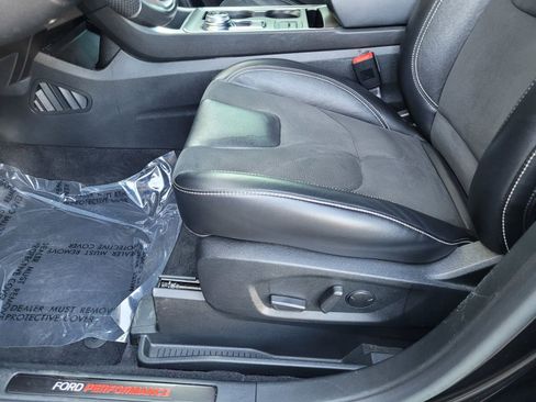 Used 2021 Ford Edge ST image 23