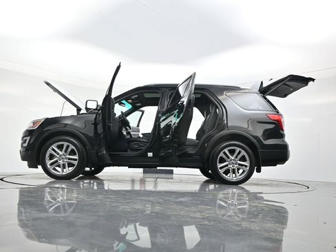 Used 2016 Ford Explorer XLT w/ Equipment Group 202A AWD/4WD image 61