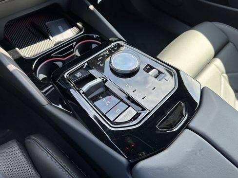 New 2026 BMW 550e xDrive image 16