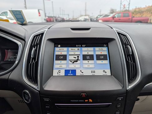 Used 2019 Ford Edge Titanium w/ Cold Weather Package AWD/4WD image 16