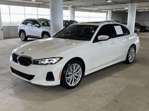 Used 2023 BMW 330i xDrive Sedan w/ Premium Package AWD/4WD image 4