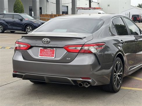 Used 2018 Toyota Camry SE w/ Convenience Package image 7