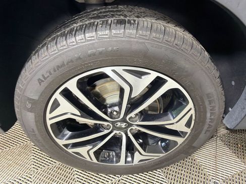 Used 2020 Hyundai Santa Fe Limited FWD image 19