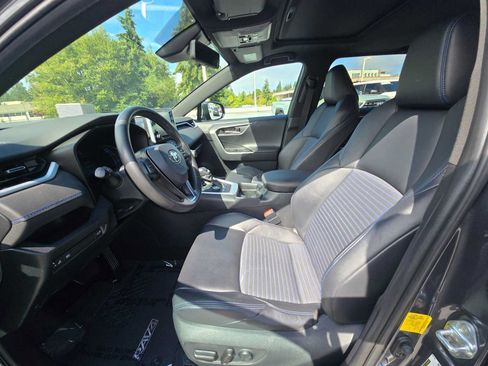 Used 2019 Toyota RAV4 XSE w/ Carpet Mat Package AWD/4WD image 21