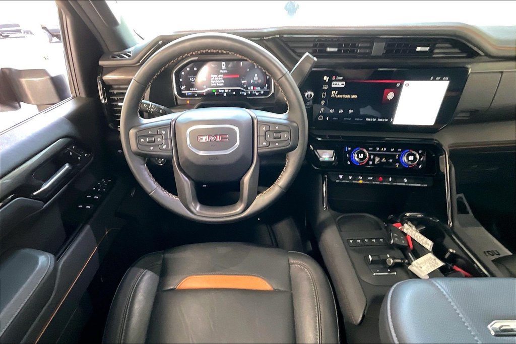 Used 2025 GMC Sierra 2500 AT4 w/ AT4 Premium Plus Package AWD/4WD image 5