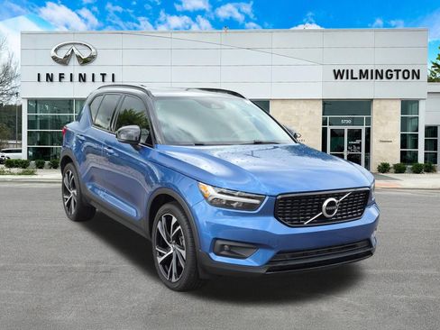 Used 2021 Volvo XC40 T5 R-Design w/ Climate Package AWD/4WD image 1