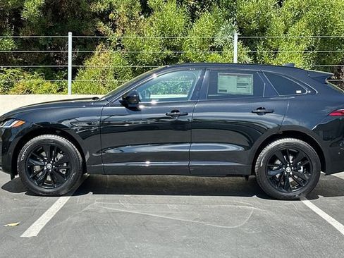 New 2026 Jaguar F-PACE R-Dynamic S image 2