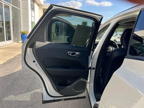 Certified 2024 Volvo XC60 B5 Core w/ Protection Package Premier AWD/4WD image 22