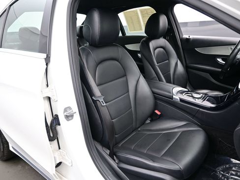Used 2018 Mercedes-Benz C 300 Sedan w/ Premium Package image 17