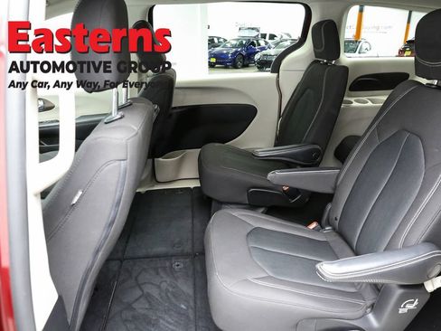 Used 2023 Chrysler Voyager LX FWD image 20