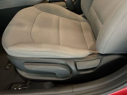 Used 2019 Hyundai Elantra SEL image 12