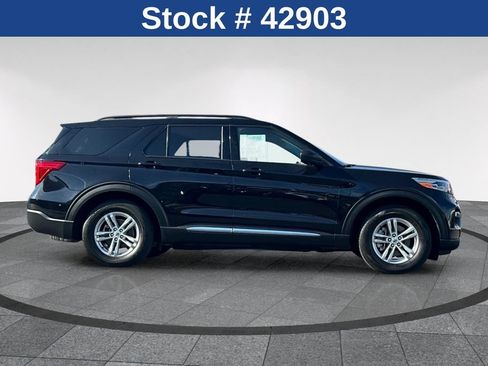 Certified 2023 Ford Explorer XLT w/ Equipment Group 202A RWD image 4