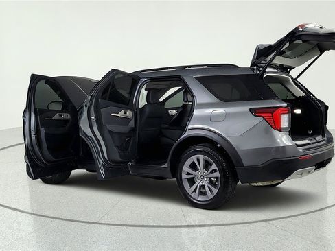 Used 2025 Ford Explorer Active w/ Active Comfort Package AWD/4WD image 12