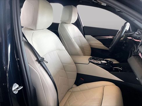 Certified 2026 BMW i5 eDrive40 w/ M Sport Package AWD/4WD image 8