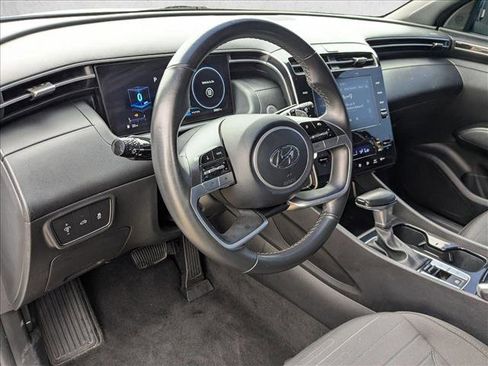 Used 2022 Hyundai Santa Cruz SEL Premium image 9