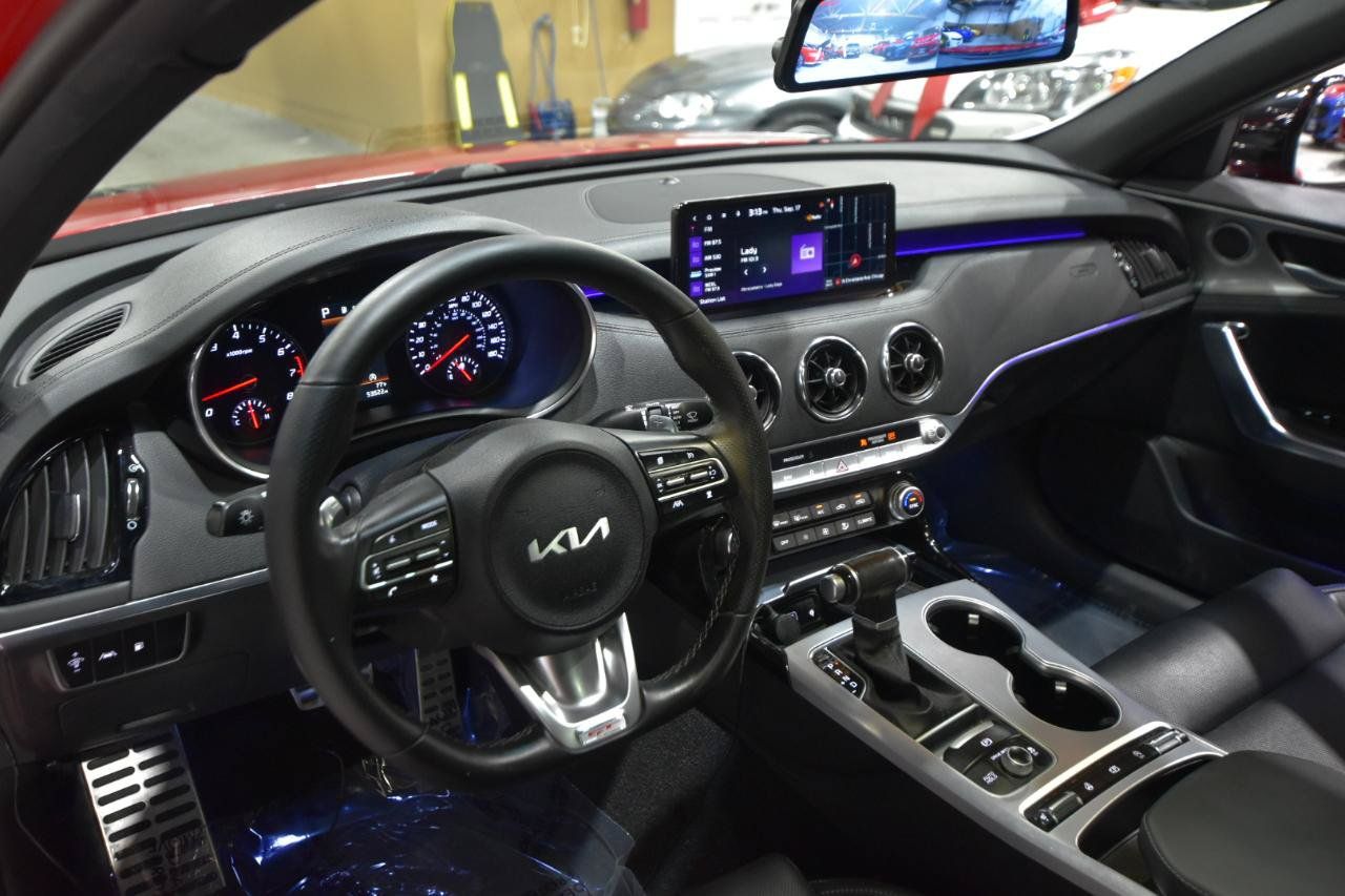Used 2022 Kia Stinger GT1 AWD/4WD image 13