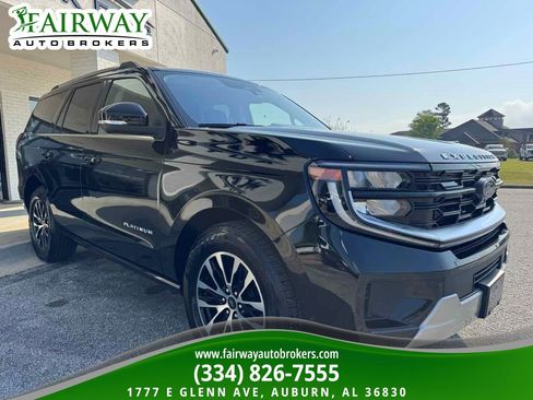 Used 2025 Ford Expedition Platinum image 4