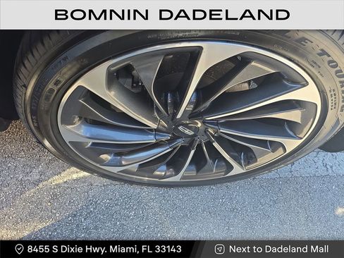 Used 2020 Lincoln Aviator Reserve w/ Equipment Group 202A image 9