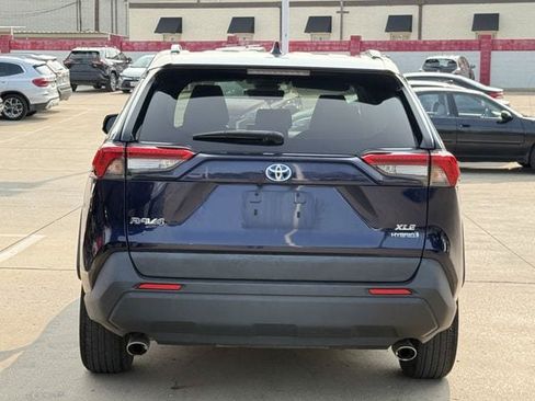 Used 2022 Toyota RAV4 XLE w/ Convenience Package AWD/4WD image 5