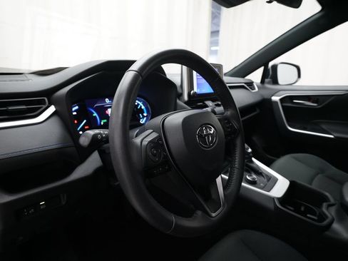 Used 2025 Toyota RAV4 SE AWD/4WD image 8
