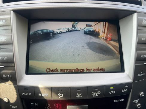 Used 2006 Lexus IS 250 AWD w/ Preferred Accessory Pkg image 20