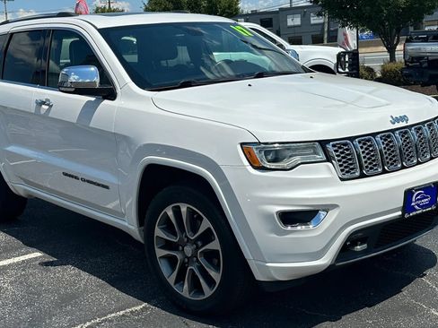 Used 2017 Jeep Grand Cherokee Overland AWD/4WD image 3