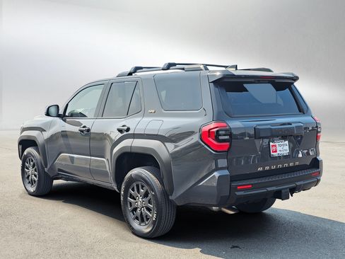 Used 2025 Toyota 4Runner SR5 AWD/4WD image 3