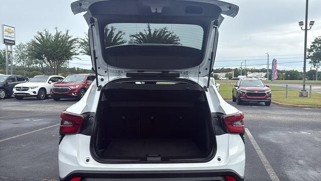 Used 2025 Chevrolet Trax LT w/ LT Convenience Package FWD image 10