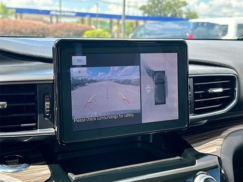 Certified 2022 Ford Explorer Limited w/ Equipment Group 301A image 23