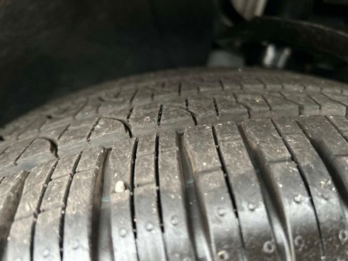 Used 2026 Chrysler Pacifica Select image 10