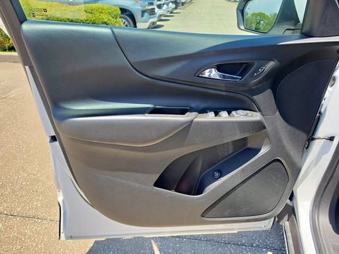 Used 2024 Chevrolet Equinox LT AWD/4WD image 18