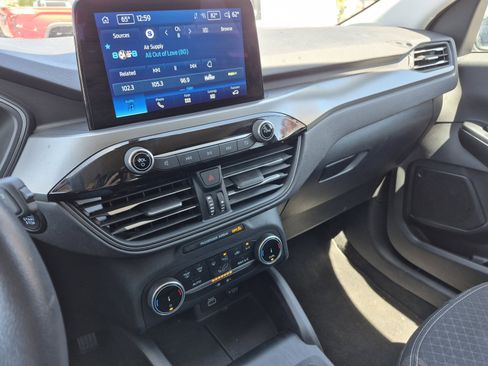 Used 2025 Ford Escape Active image 32