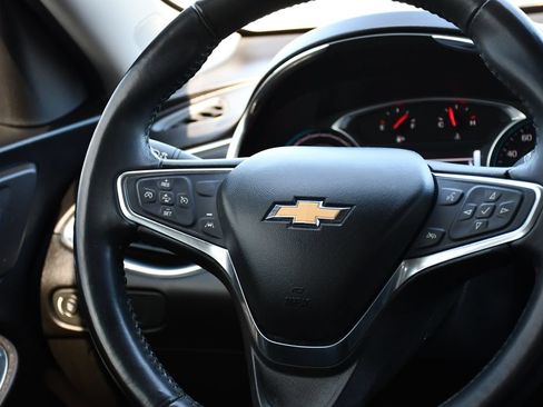 Used 2018 Chevrolet Malibu Hybrid w/ Leather Package FWD image 23