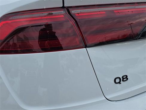 Used 2025 Audi Q8 Premium Plus w/ Premium Plus Package image 38