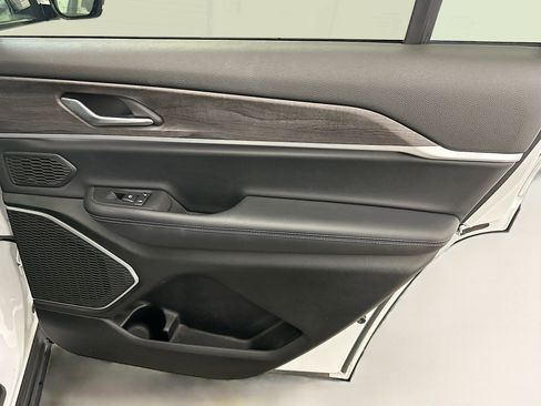 Used 2021 Jeep Grand Cherokee L Limited image 34