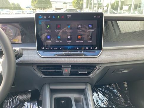 Used 2025 Volkswagen Tiguan S AWD/4WD image 36