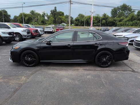 Used 2024 Toyota Camry XSE FWD image 4