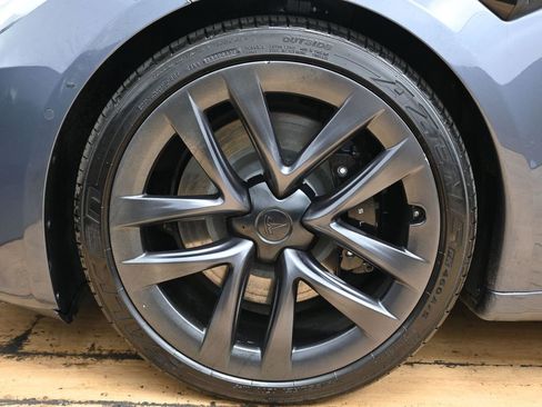 Used 2022 Tesla Model S image 10