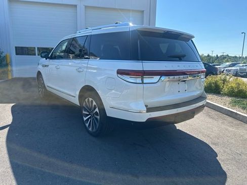 Used 2024 Lincoln Navigator Reserve AWD/4WD image 3