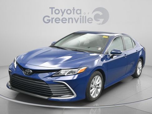 Used 2023 Toyota Camry LE w/ Convenience Package FWD image 1