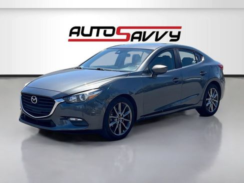 Used 2018 MAZDA MAZDA3 Touring FWD image 3