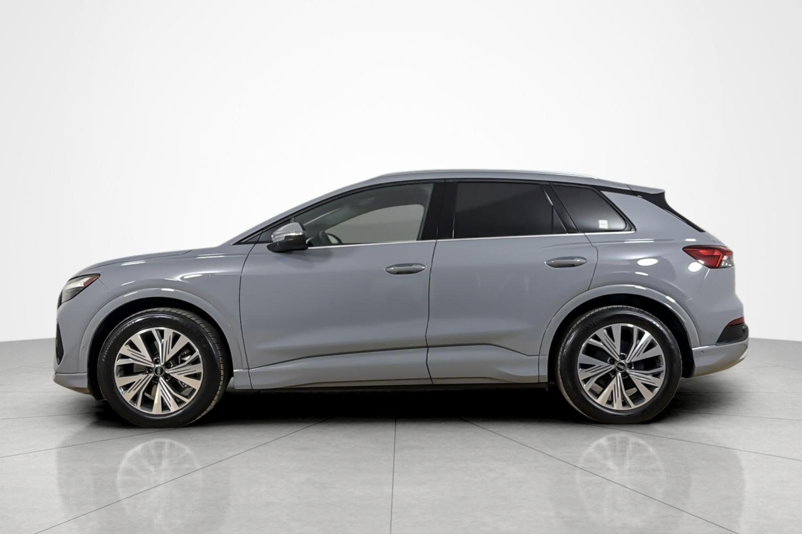Certified 2023 Audi Q4 e-tron Premium Plus w/ Premium Plus RWD image 2