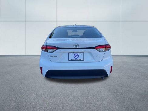Used 2024 Toyota Corolla LE image 6
