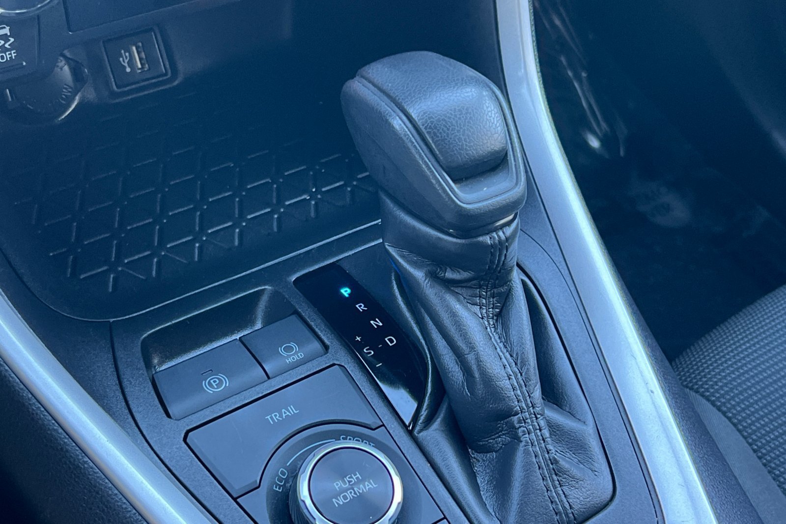Certified 2024 Toyota RAV4 LE AWD/4WD image 21