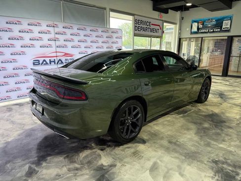 Used 2021 Dodge Charger SXT w/ Blacktop Package image 7