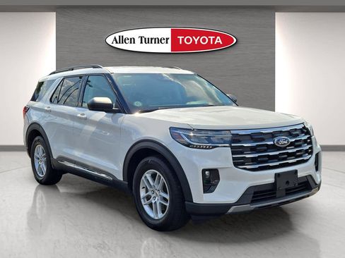 Used 2025 Ford Explorer Active w/ Active Comfort Package RWD image 1